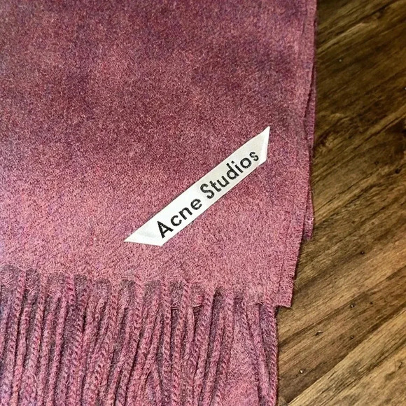 💥Acne Studios Authentic 100% Wool Fringed Designer Lux Scarf 68” l 27” w - Picture 1 of 7